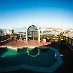 What are the best hotels near Jurere Beach?